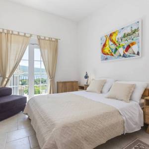 GRAD KRK, okolica - Moderna vila s grijanim bazenom