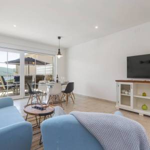 GRAD KRK, okolica - Moderna vila s grijanim bazenom