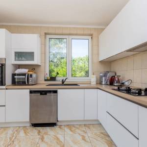 GRAD KRK, okolica – Samostojeća kuća s bazenom i pogledom na more