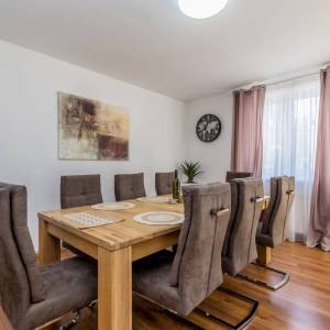 GRAD KRK, okolica – Samostojeća kuća s bazenom i pogledom na more