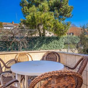 GRAD KRK - Samostojeća kuća na drugi red do mora