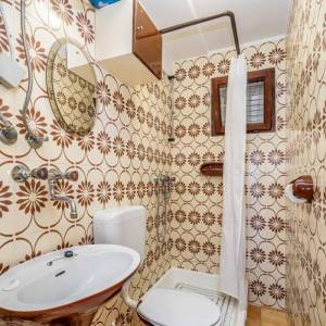 GRAD KRK - Samostojeća kuća na drugi red do mora