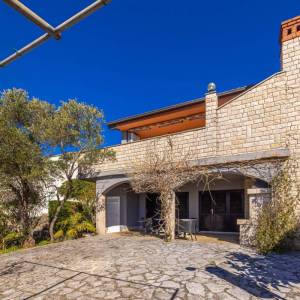 GRAD KRK - Samostojeća kuća na drugi red do mora