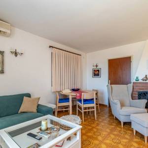 GRAD KRK - Samostojeća kuća na drugi red do mora