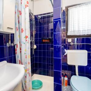 GRAD KRK - Samostojeća kuća na drugi red do mora