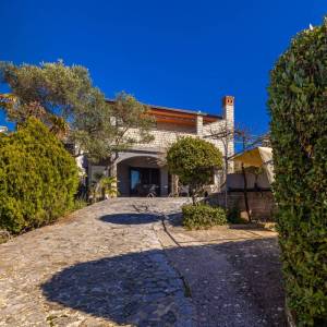 GRAD KRK - Samostojeća kuća na drugi red do mora