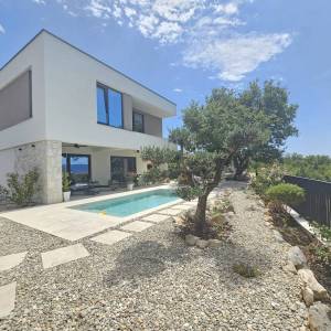 GRAD KRK, šire područje - Moderna vila s bazenom