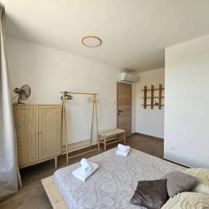 GRAD KRK, šire područje - Moderna vila s bazenom