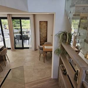 GRAD KRK, šire područje - Moderna vila s bazenom