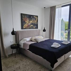 GRAD KRK, šire područje - Moderna vila s bazenom