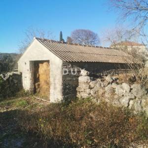 GRAD KRK, VRH - Autentična kamena kuća za obnovu