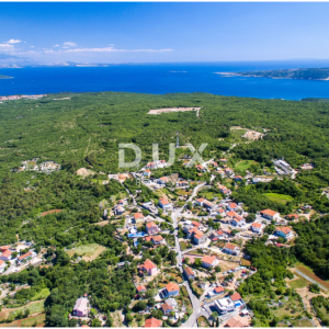 GRAD KRK, VRH - Autentična kamena kuća za obnovu