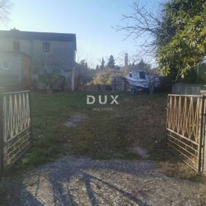 GRAD KRK, VRH - Autentična kamena kuća za obnovu