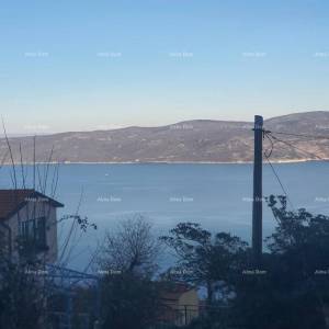 Građevinski teren s pogledom na more