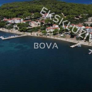 Građevinsko zemljište 1118 m2 – Verunić *Prvi red do mora* (ID-2432/A)