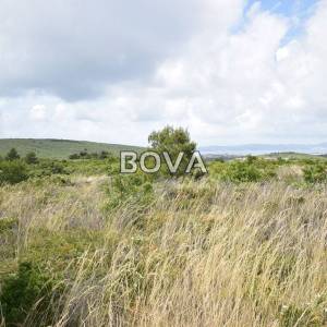 Građevinsko zemljište 1400m2 – Debeljak *Pravilan oblik* (ID-2567/E)