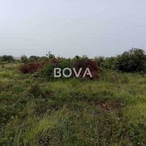 Građevinsko zemljište 607 m2 – Vrsi *Uz prometnicu* (ID-2538/E)