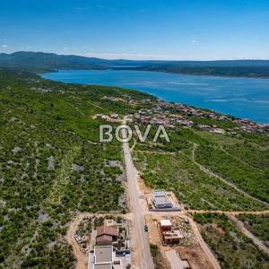 Građevinsko zemljište 700 m2 – Maslenica *POGLED MORE* (ID-2490/E)