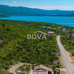 Građevinsko zemljište 700 m2 – Maslenica *POGLED MORE* (ID-2490/E)