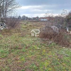 Građevinsko zemljište Kanfanar 600m2 s građevinskom dozvolom