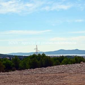 Građevinsko zemljište od 6000 do 26000 m2 u Gaženici, Zadar