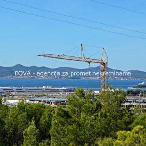 Građevinsko zemljište od 6000 do 26000 m2 u Gaženici, Zadar