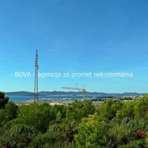 Građevinsko zemljište od 6000 do 26000 m2 u Gaženici, Zadar