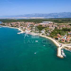 Građevinsko zemljište površine 1297m2 - Vrsi