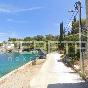 Građevinsko zemljište u 1. redu do mora, Šolta, Rogač