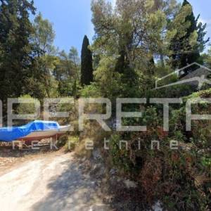 Građevinsko zemljište u 1. redu do mora, Šolta, Rogač