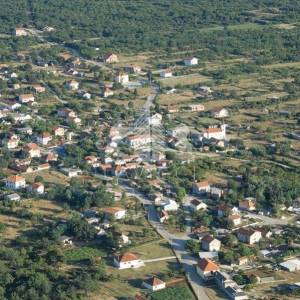 Građevinsko zemljište u mirnom predjelu - 850m2 - Poljica