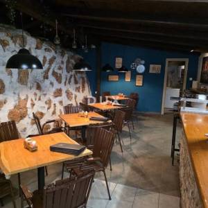 GROBNIK, JEDINSTVENA LOKACIJA - UHODANI RESTORAN, PRODAJA !
