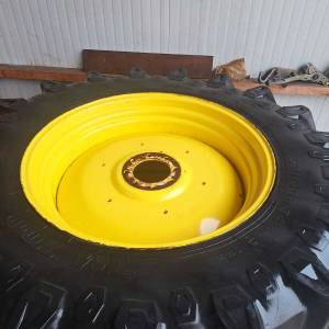 Gume za traktor John Deere
