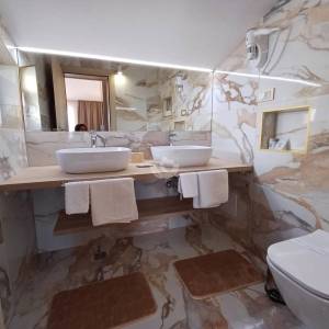 Hrvatska, Čiovo, Okrug Gornji, Kuća 435 m2, Samo 150 metara od Mora