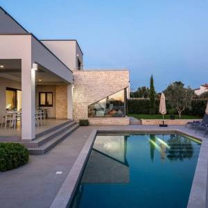 Hrvatska, Poreč, Varvari – potpuno namještena luksuzna vila s bazenom, 280 m²