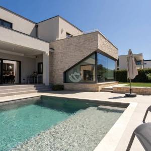 Hrvatska, Poreč, Varvari – potpuno namještena luksuzna vila s bazenom, 280 m²