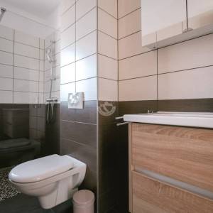 Hrvatska, Zadar, Sukošan – moderan dvosobni apartman (59,50 m²) s pogledom na more i korištenjem bazena