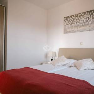 Hrvatska, Zadar, Sukošan – moderan dvosobni apartman (59,50 m²) s pogledom na more i korištenjem bazena