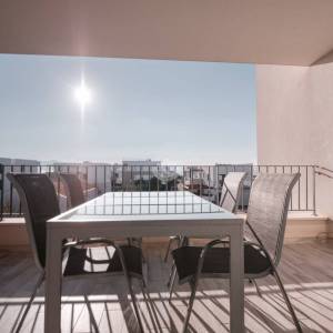 Hrvatska, Zadar, Sukošan – moderan dvosobni apartman (59,50 m²) s pogledom na more i korištenjem bazena