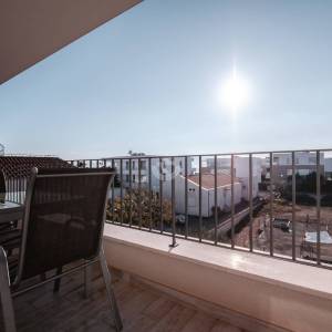 Hrvatska, Zadar, Sukošan – moderan dvosobni apartman (59,50 m²) s pogledom na more i korištenjem bazena