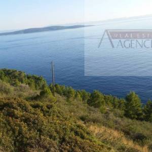 Hvar poljoprivredno zemljište 25000m2 Sv. Nedjelja Bojanić Bad