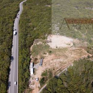 Imotski 8883 m2 građevinsko zemljište - NOVO!!