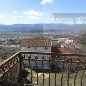 Imotski centar kuća 446 m2 sa okućnicom