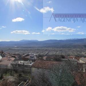 Imotski centar kuća 446 m2 sa okućnicom