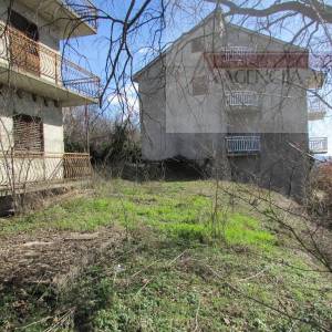 Imotski centar kuća 446 m2 sa okućnicom