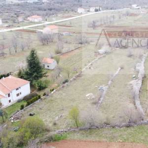 Imotski, Cista Provo građevinsko zemljište 1699 m2 - novo