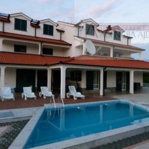 Imotski - Cista Provo vila  sa bazenom 742 m2 - sniženo