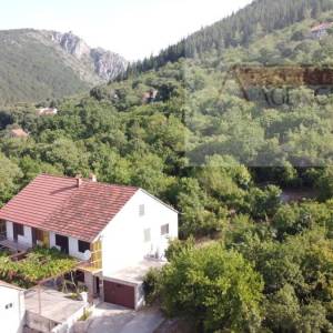 Imotski Donji Proložac kuća 187 m2 - povoljno