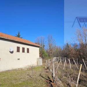 Imotski Drum odlična obiteljska kuća 290 m2 + okućnica - novo u ponudi