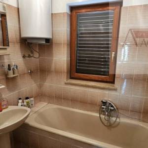 Imotski Drum odlična obiteljska kuća 290 m2 + okućnica - novo u ponudi